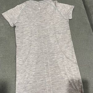 Gray lululemon shirt